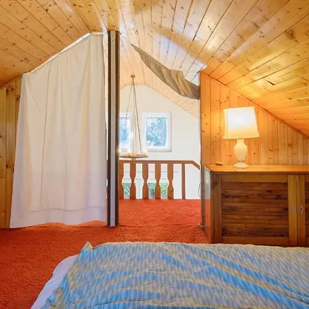 Chata Kazin Praha-lipence Holiday home *